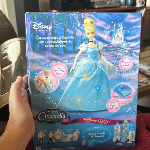 Disney Princess Enchanted Tales 2004 Doll New Cinderella twinkle lights - Picture 7 of 7